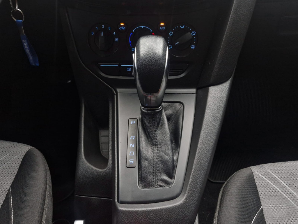 Imagem do veículo FORD FOCUS HATCH S 1.6 FLEX AUTOMATIZADO - 2014 - BRANCA