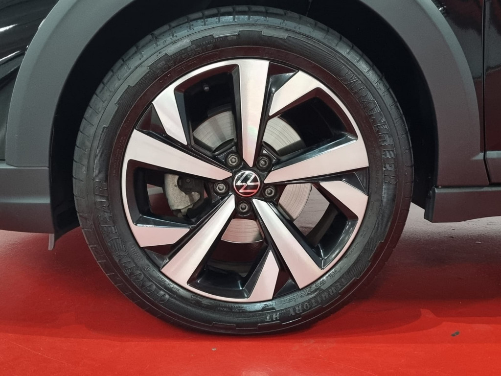 Imagem do veículo VOLKSWAGEN NIVUS HIGHLINE 1.0 200 TSI FLEX AUTOMÁTICO - 2024 - PRETO
