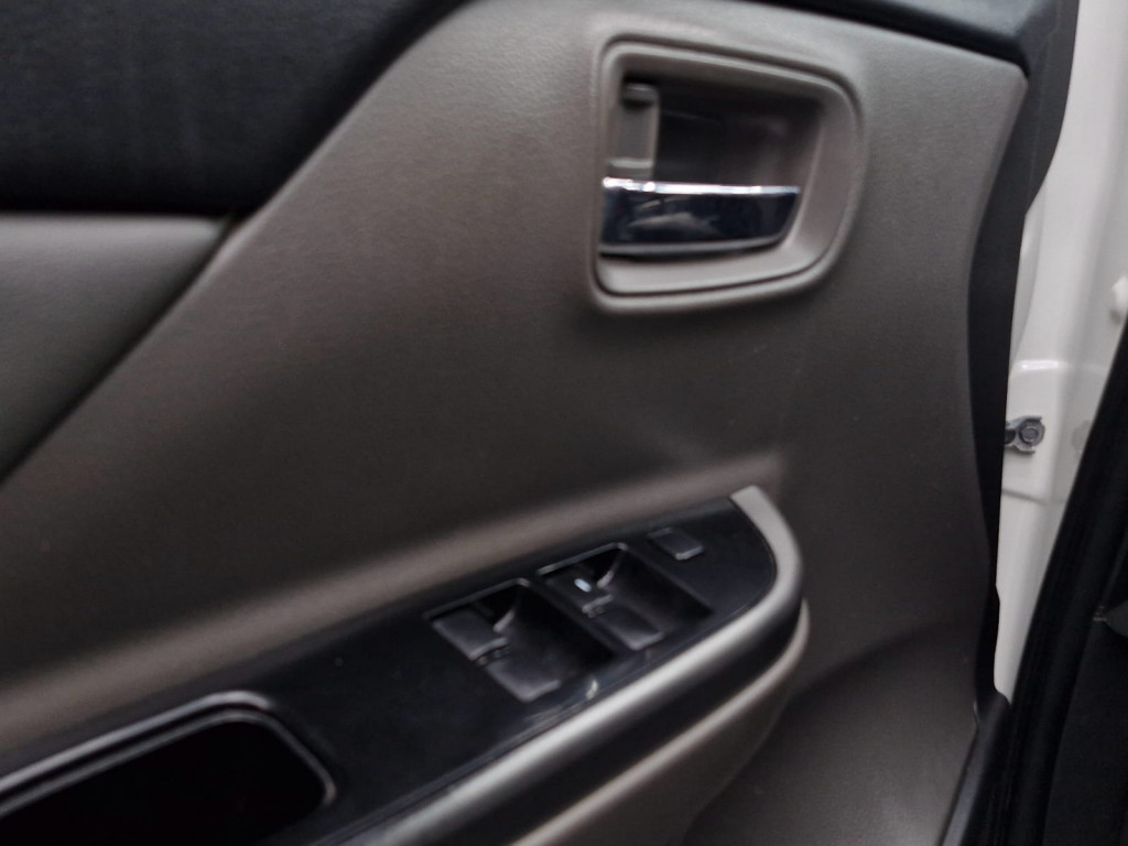 Imagem do veículo MITSUBISHI L200 TRITON SPORT CD 2.4 4X4 HPE-S TURBO DIESEL AUTOMÁTICO - 2020 - BRANCO