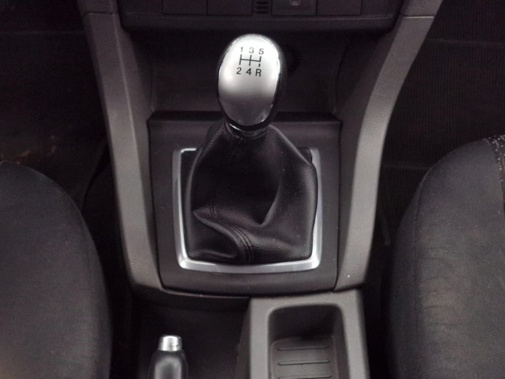 Imagem do veículo FORD FOCUS HATCH GLX 2.0 FLEX MANUAL - 2012 - BRANCO