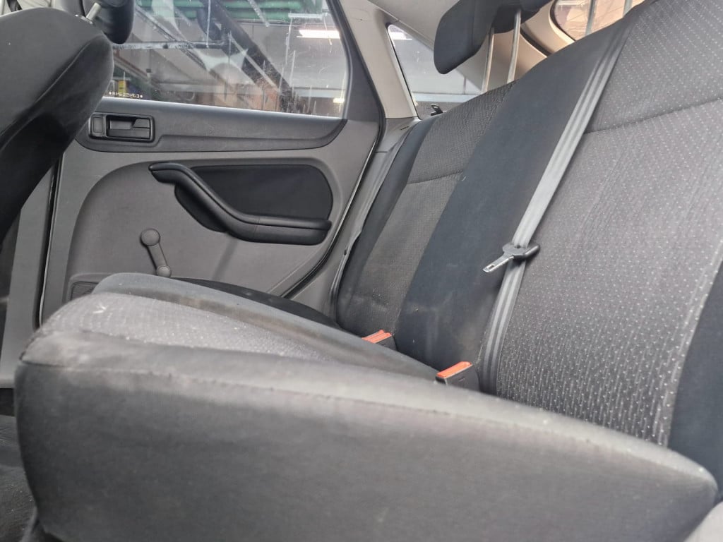 Imagem do veículo FORD FOCUS HATCH GLX 2.0 FLEX MANUAL - 2012 - BRANCO