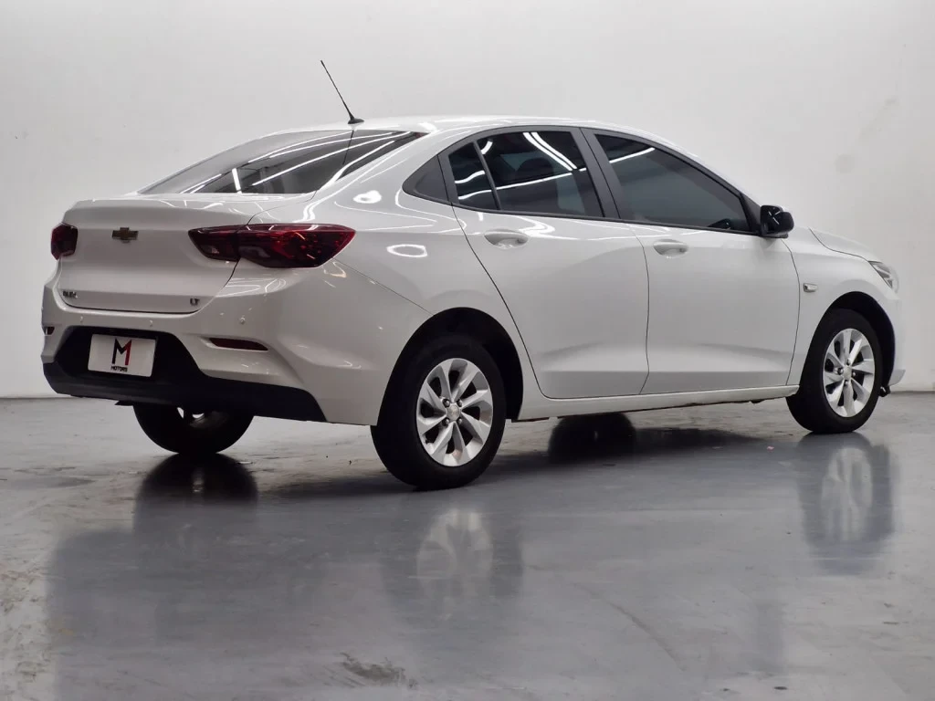 Imagem do veículo CHEVROLET ONIX PLUS LT 1.0 FLEX MANUAL - 2024 - BRANCO