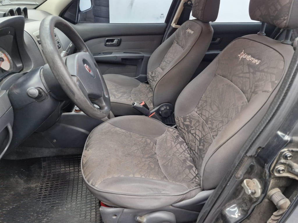 Imagem do veículo FIAT PALIO WEEKEND ADVENTURE LOCKER  1.8 FLEX DUALOGIC - 2010 - PRETO