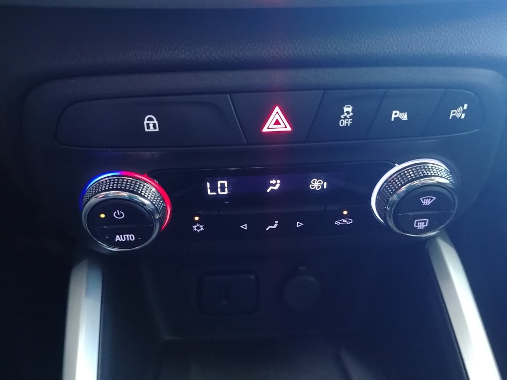 Imagem do veículo CHEVROLET ONIX HATCH PREMIER 1.0 TURBO FLEX AUTOMÁTICO - 2022 - BRANCO