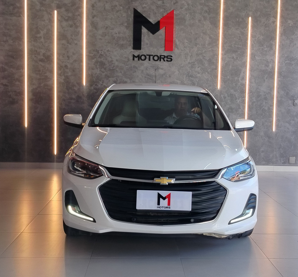 Imagem do veículo CHEVROLET ONIX HATCH PREMIER 1.0 TURBO FLEX AUTOMÁTICO - 2022 - BRANCO