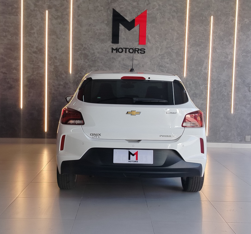 Imagem do veículo CHEVROLET ONIX HATCH PREMIER 1.0 TURBO FLEX AUTOMÁTICO - 2022 - BRANCO