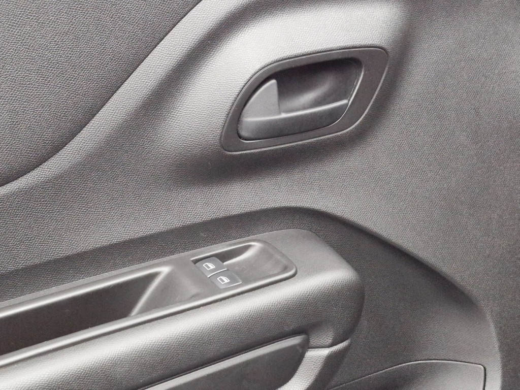 Imagem do veículo CITROËN C3 LIVE PACK 1.0 FLEX MANUAL - 2025 - CINZA