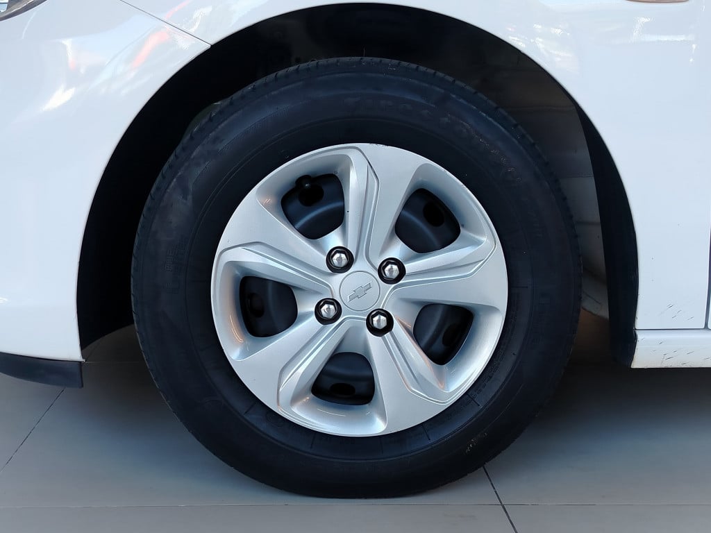 Imagem do veículo CHEVROLET ONIX 1.0 FLEX MANUAL - 2022 - BRANCO