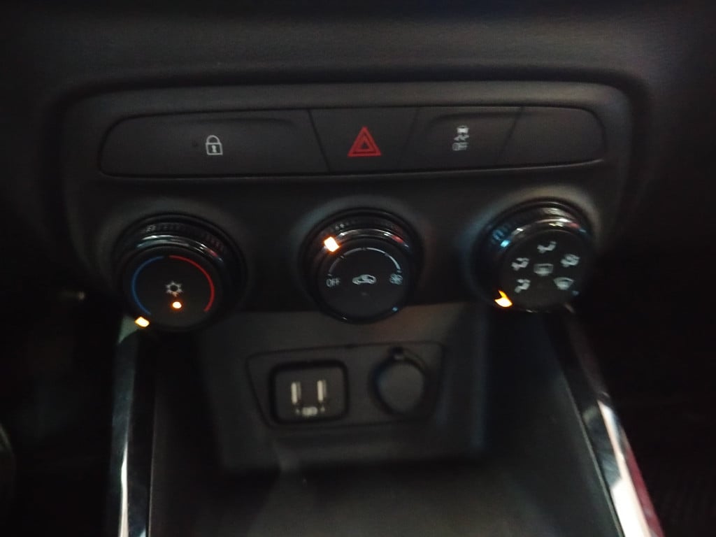 Imagem do veículo CHEVROLET ONIX 1.0 FLEX MANUAL - 2022 - BRANCO