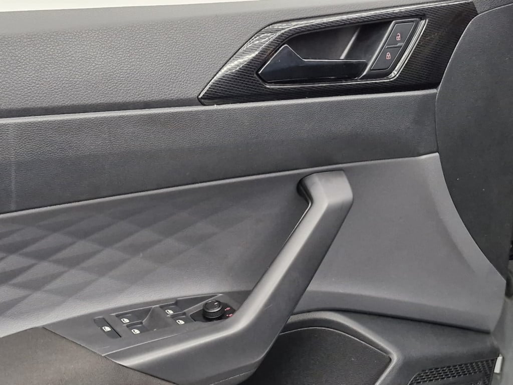 Imagem do veículo VOLKSWAGEN POLO COMFORTLINE 1.0 170 TSI AUTOMÁTICO - 2024 - PRATA