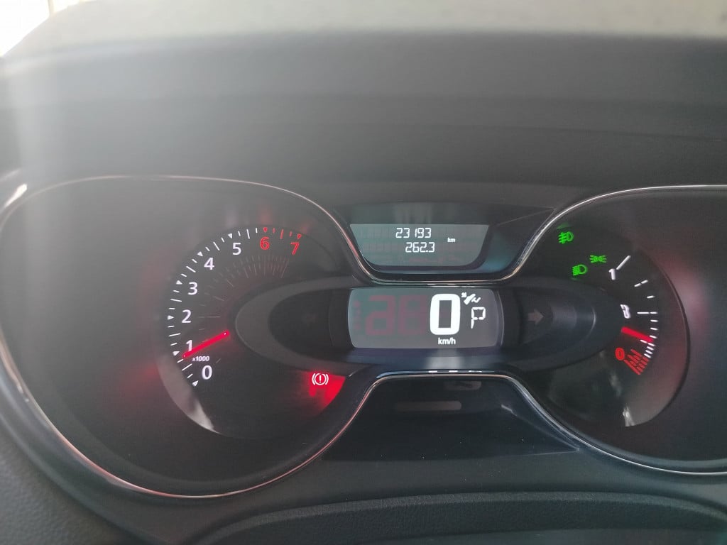 Imagem do veículo RENAULT CAPTUR 1.3 TCE FLEX ICONIC X-TRONIC 21/22 AZUL