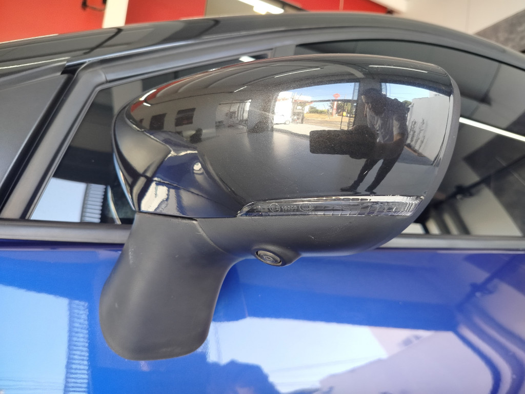 Imagem do veículo RENAULT CAPTUR 1.3 TCE FLEX ICONIC X-TRONIC 21/22 AZUL