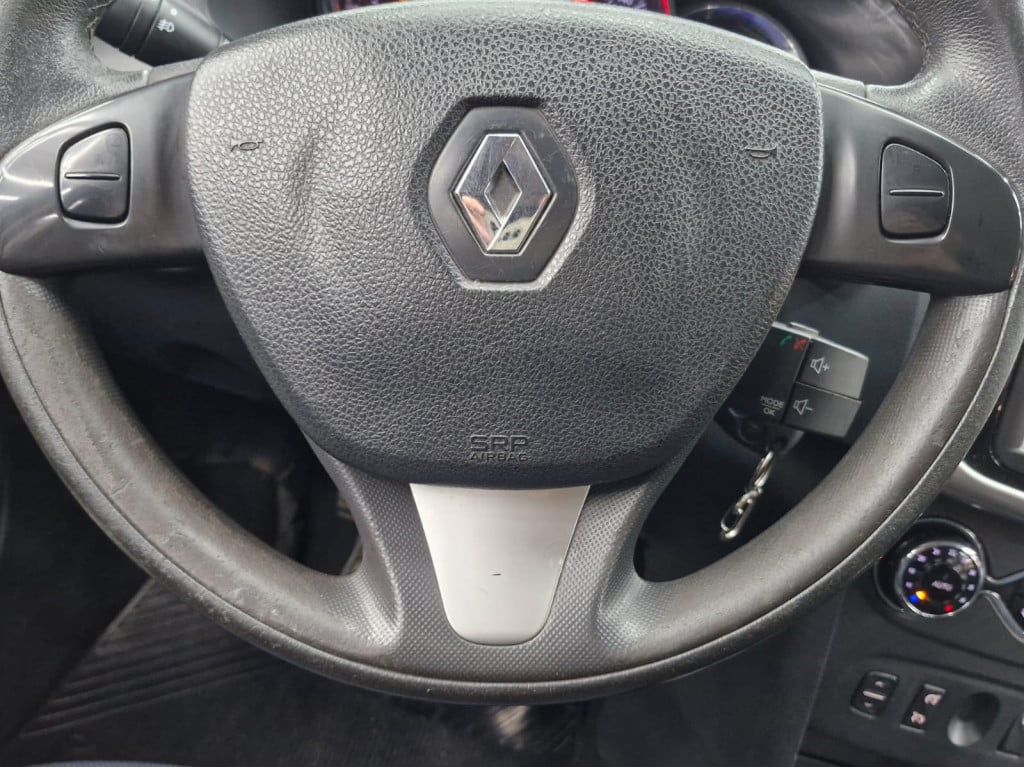 Imagem do veículo RENAULT SANDERO DYNAMIQUE 1.6 MANUAL - 2015 - PRATA