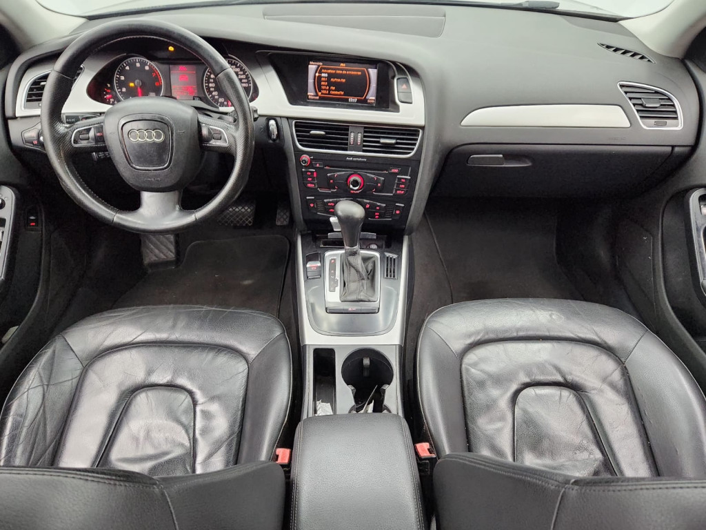 Imagem do veículo AUDI A4 ATTRACTION 2.0 TFSI GASOLINA MULTITRONIC - 2011 - PRETO