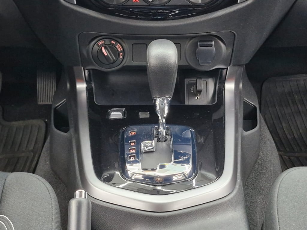 Imagem do veículo NISSAN FRONTIER ATTACK CD 2.3 4X4 TURBO DIESEL AUTOMÁTICO - 2025 - BRANCO
