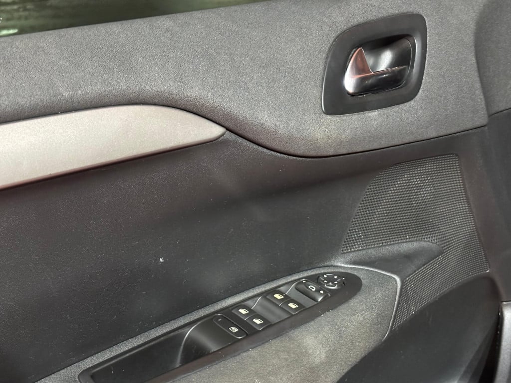 Imagem do veículo CITROËN C4 LOUNGE TENDANCE 1.6 THP FLEX AUTOMÁTICO - 2017 - CINZA