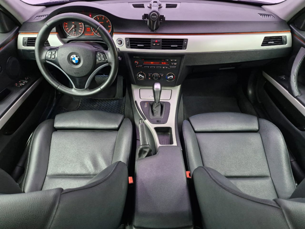 Imagem do veículo BMW 320i 2.0 TURBO GASOLINA AUTOMÁTICO - 2010 - CINZA