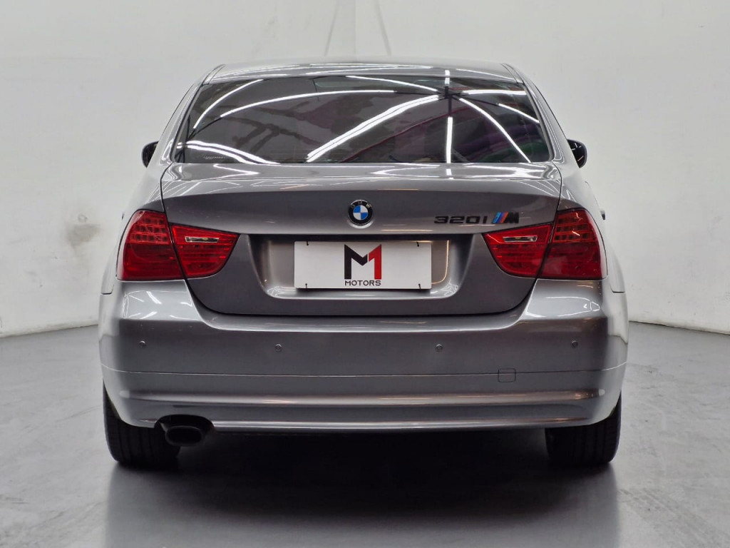 Imagem do veículo BMW 320i 2.0 TURBO GASOLINA AUTOMÁTICO - 2010 - CINZA