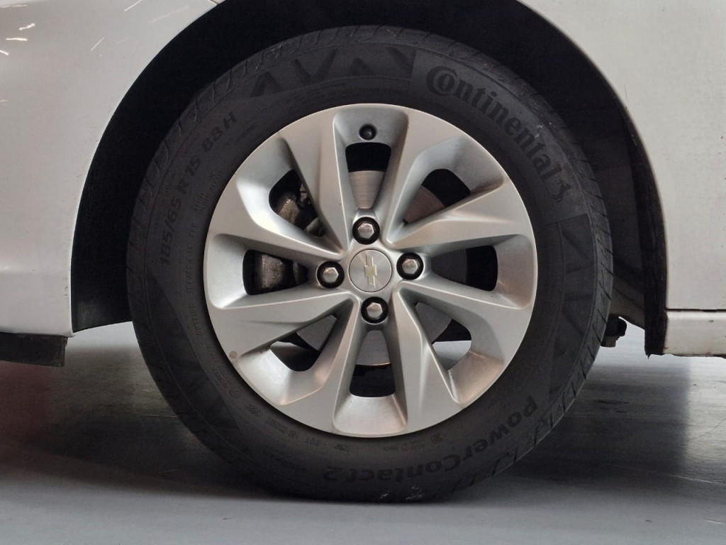 Imagem do veículo CHEVROLET ONIX LT 1.0 FLEX MANUAL - 2021 - BRANCO