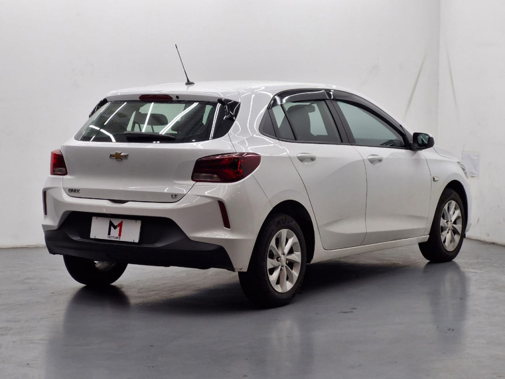 Imagem do veículo CHEVROLET ONIX LT 1.0 FLEX MANUAL - 2021 - BRANCO