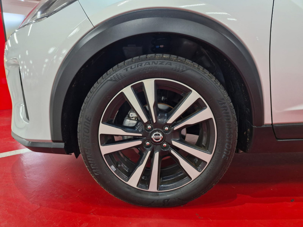 Imagem do veículo NISSAN KICKS EXCLUSIVE 1.6 FLEXSTART XTRONIC - 2022 - PRATA