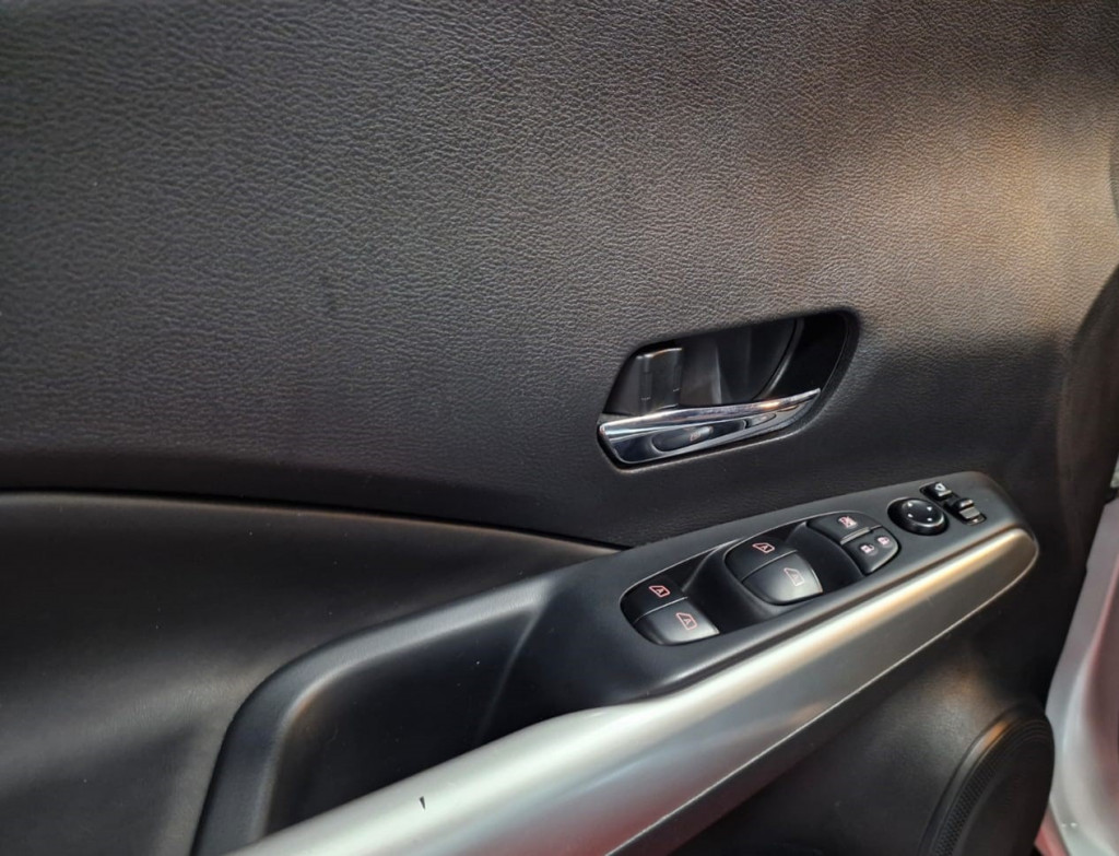 Imagem do veículo NISSAN KICKS EXCLUSIVE 1.6 FLEXSTART XTRONIC - 2022 - PRATA