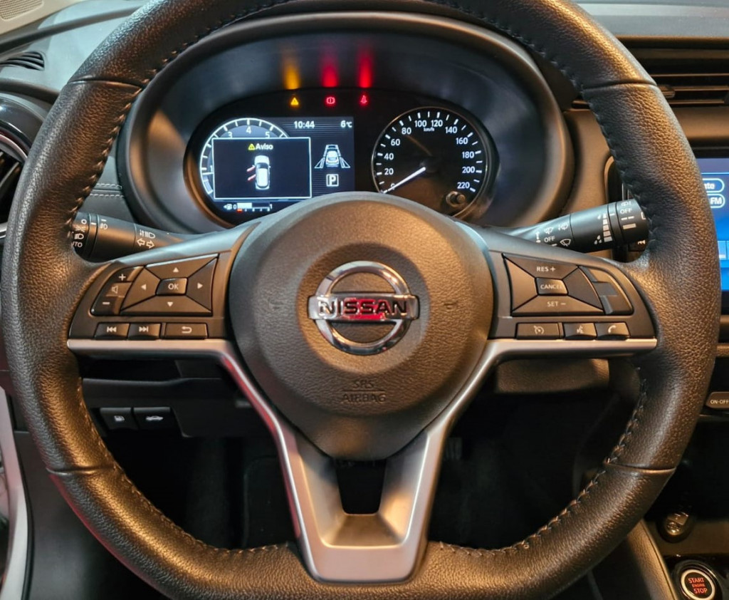 Imagem do veículo NISSAN KICKS EXCLUSIVE 1.6 FLEXSTART XTRONIC - 2022 - PRATA