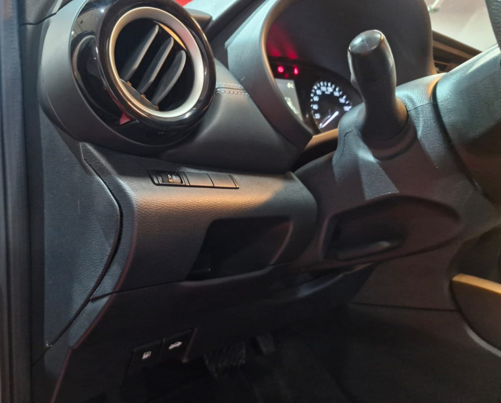 Imagem do veículo NISSAN KICKS EXCLUSIVE 1.6 FLEXSTART XTRONIC - 2022 - PRATA