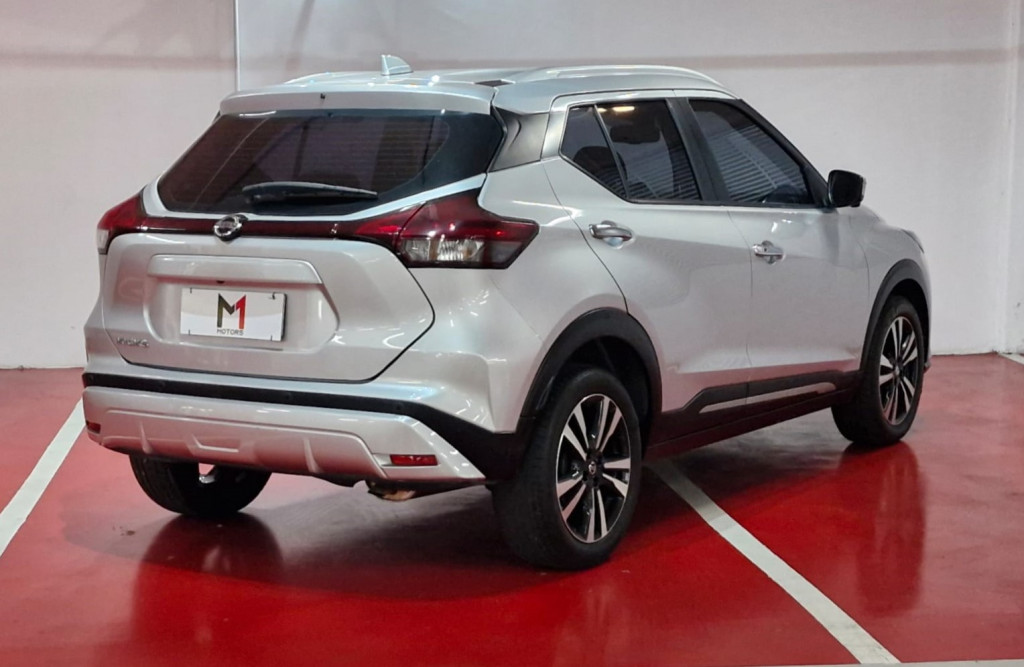 Imagem do veículo NISSAN KICKS EXCLUSIVE 1.6 FLEXSTART XTRONIC - 2022 - PRATA