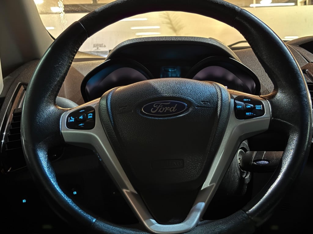 Imagem do veículo FORD ECOSPORT FREESTYLE 2.0  16V FLEX 4P MANUAL - 2015 - PRATA