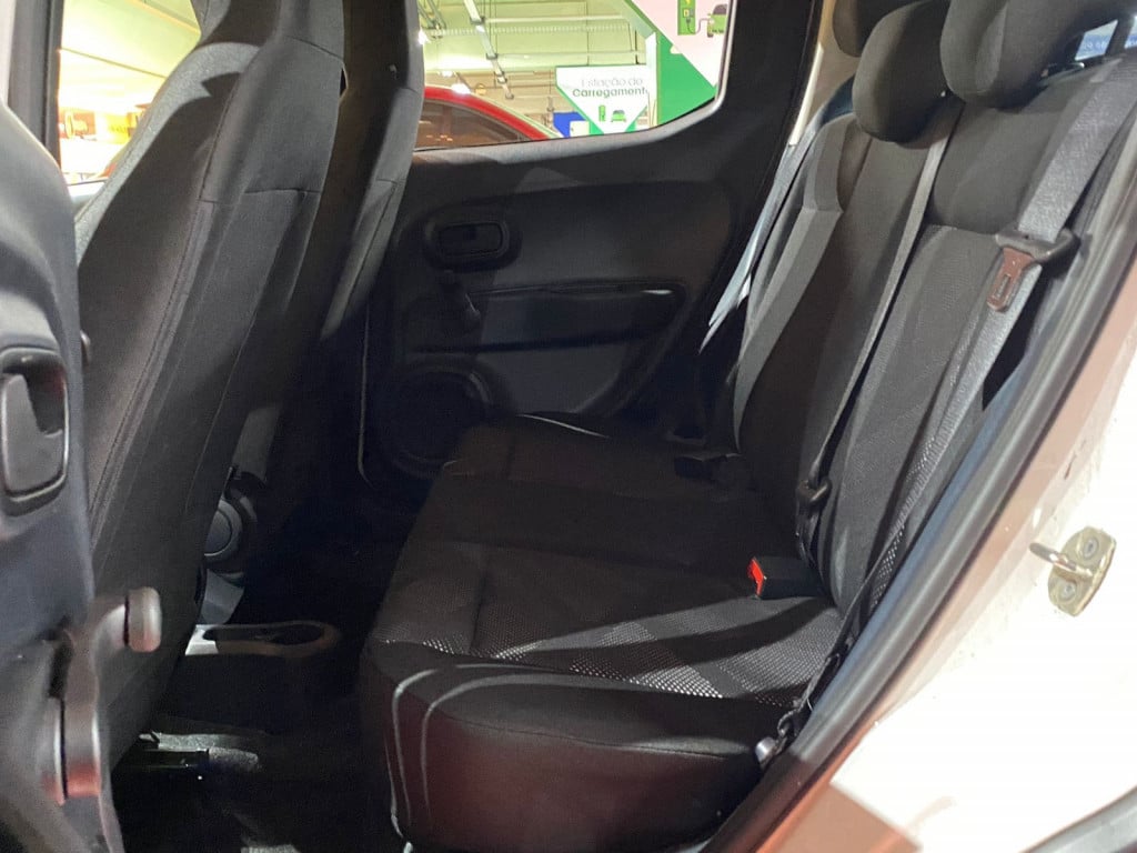 Imagem do veículo FIAT MOBI LIKE 1.0 8V EVO FLEX . MANUAL- 2023 - BRANCO