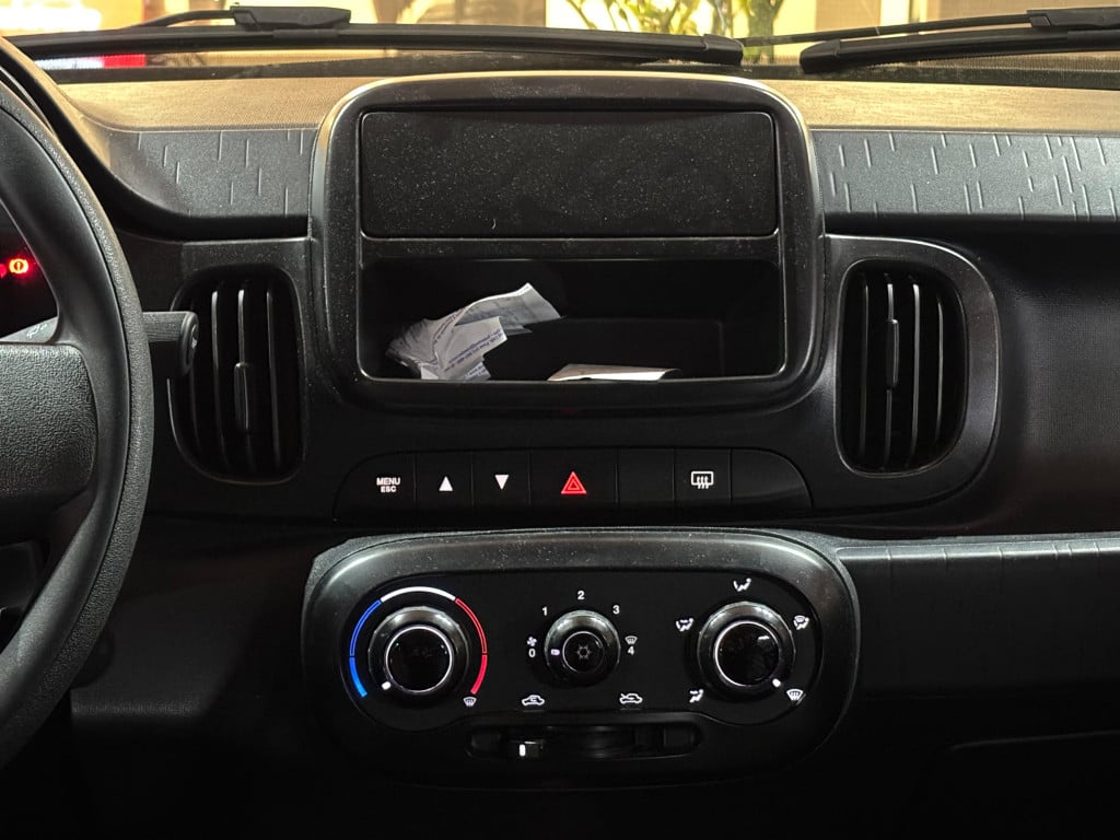 Imagem do veículo FIAT MOBI LIKE 1.0 8V EVO FLEX . MANUAL- 2023 - BRANCO
