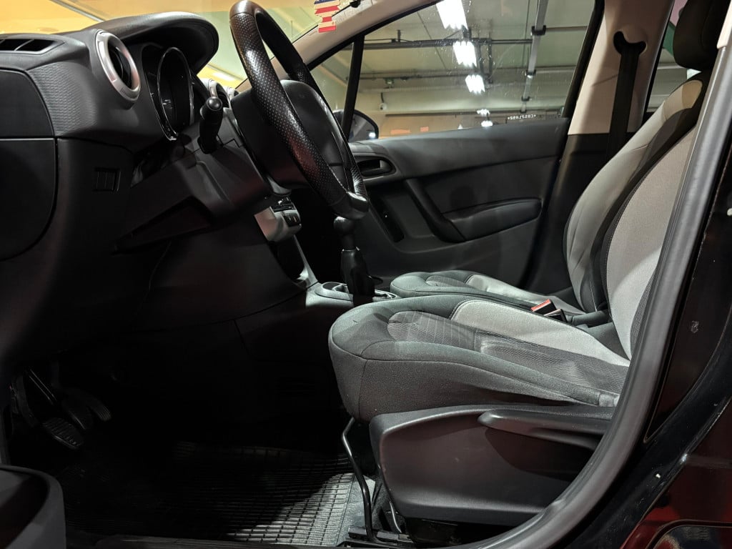 Imagem do veículo CITROËN C3 ORIGINE 1.5  8V FLEX 4P MANUAL - 2014 - PRETO