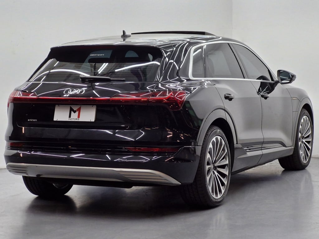 Imagem do veículo AUDI E-TRON PERFORMANCE QUATTRO ELÉTRICO - 2020 - PRETO
