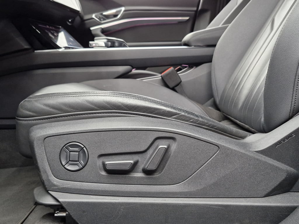 Imagem do veículo AUDI E-TRON PERFORMANCE QUATTRO ELÉTRICO - 2020 - PRETO