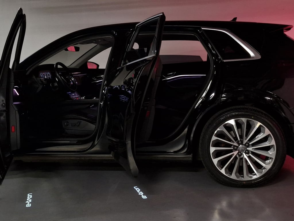 Imagem do veículo AUDI E-TRON PERFORMANCE QUATTRO ELÉTRICO - 2020 - PRETO