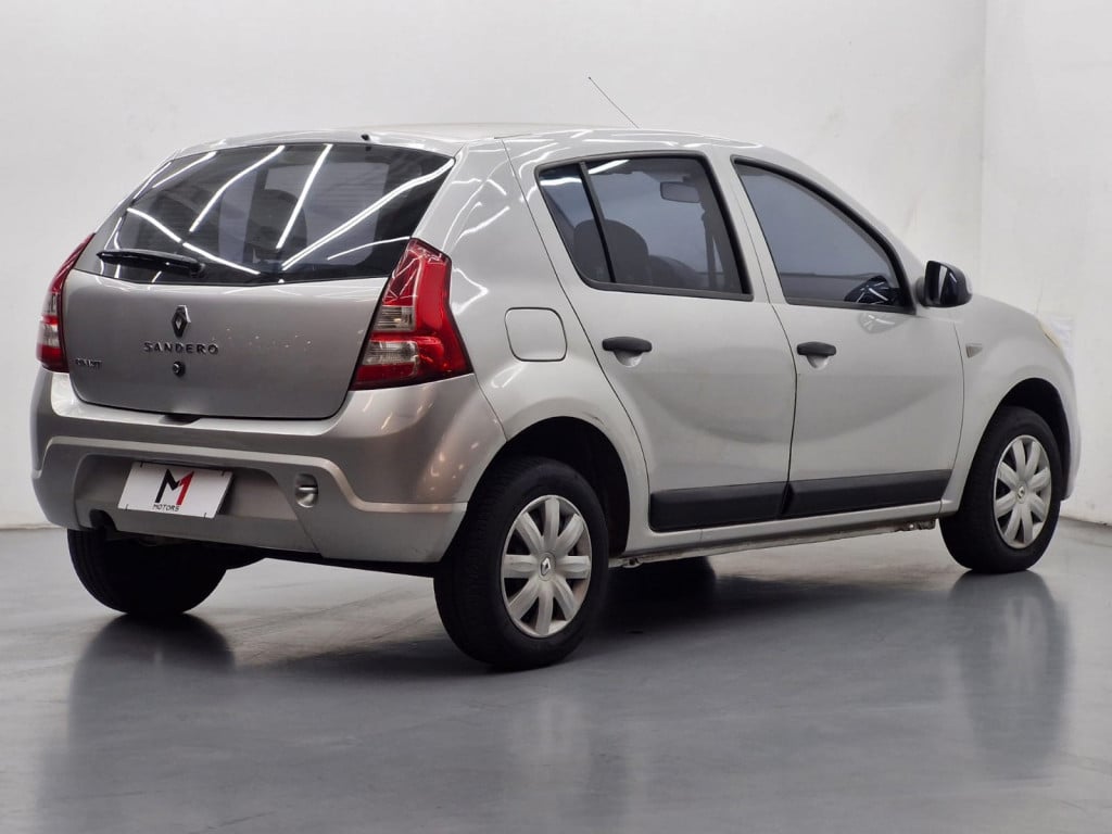 Imagem do veículo RENAULT SANDERO EXPRESSION 1.0 FLEX MANUAL -2013 - PRATA