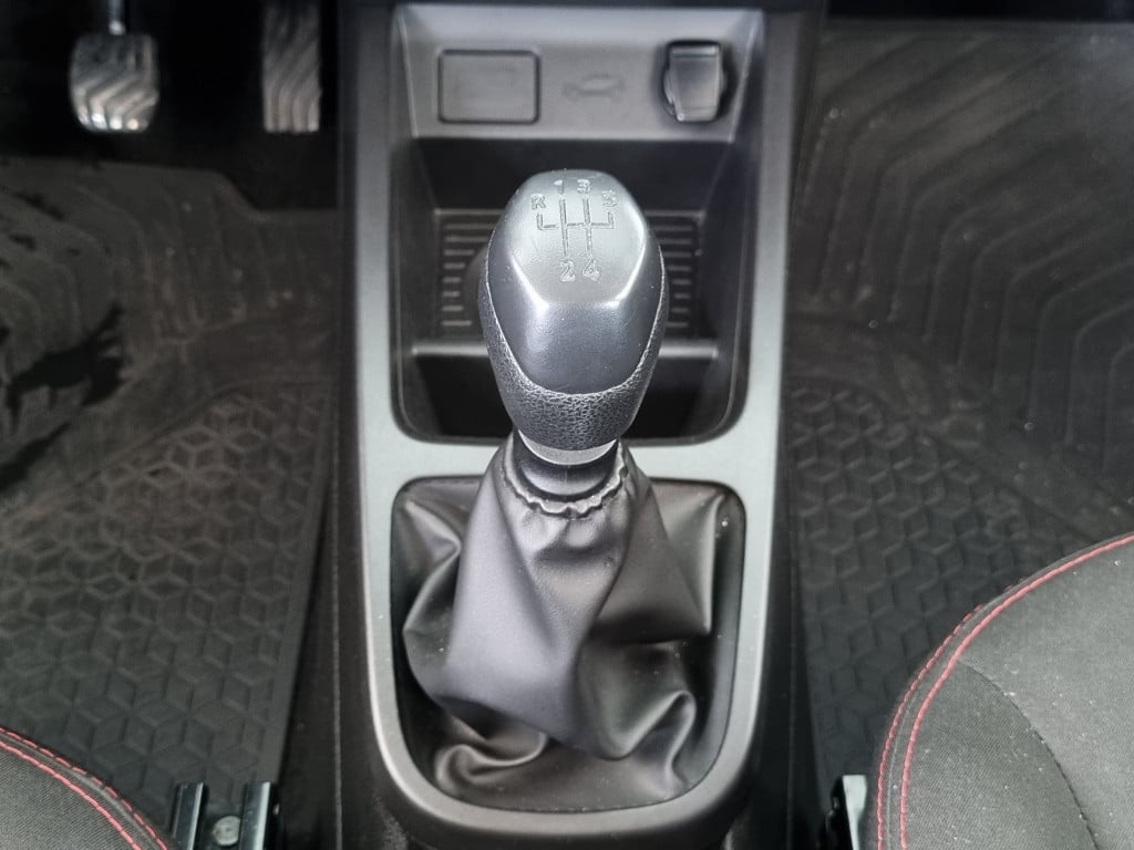 Imagem do veículo RENAULT KWID ZEN 1.0 SCE FLEX MANUAL - 2023 - BRANCO
