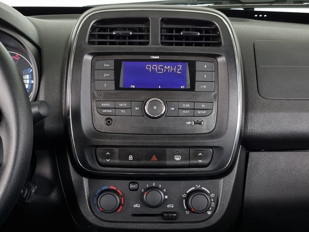 Imagem do veículo RENAULT KWID ZEN 1.0 SCE FLEX MANUAL - 2023 - BRANCO