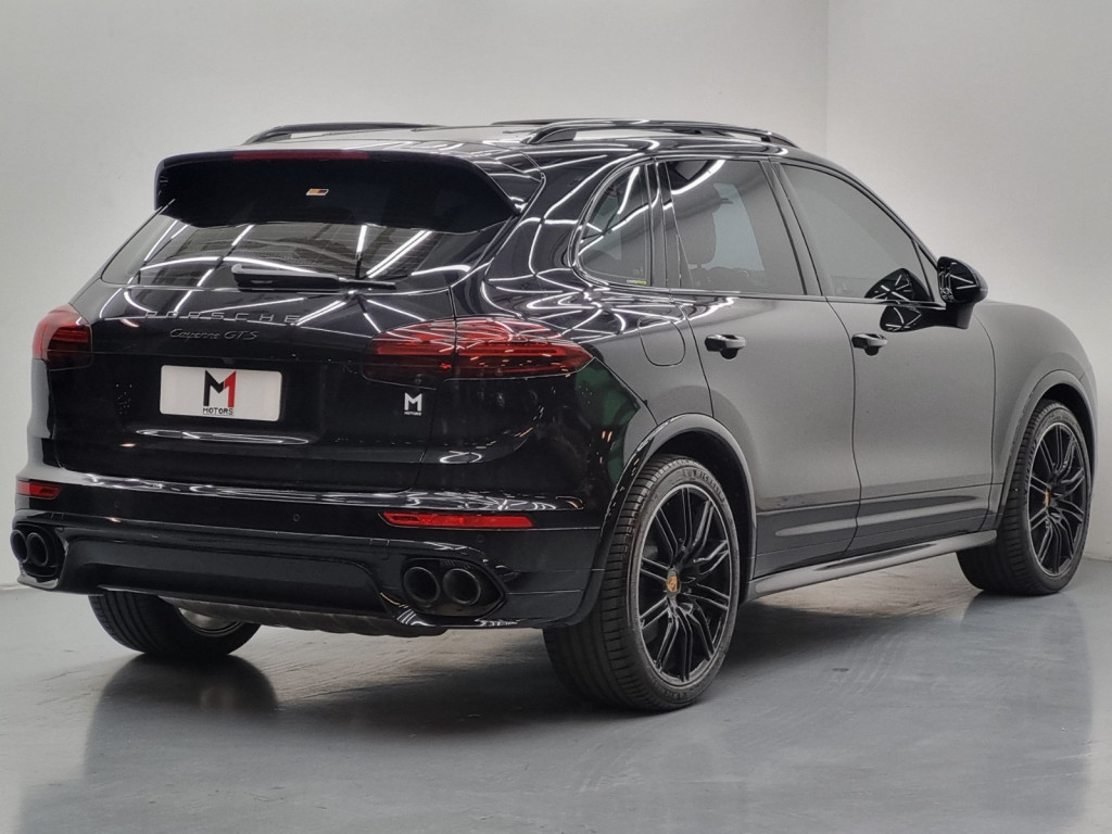 Imagem do veículo PORSCHE CAYENNE GTS 3.6 V6 4X4 GASOLINA AUTOMÁTICO - 2016 - PRETO