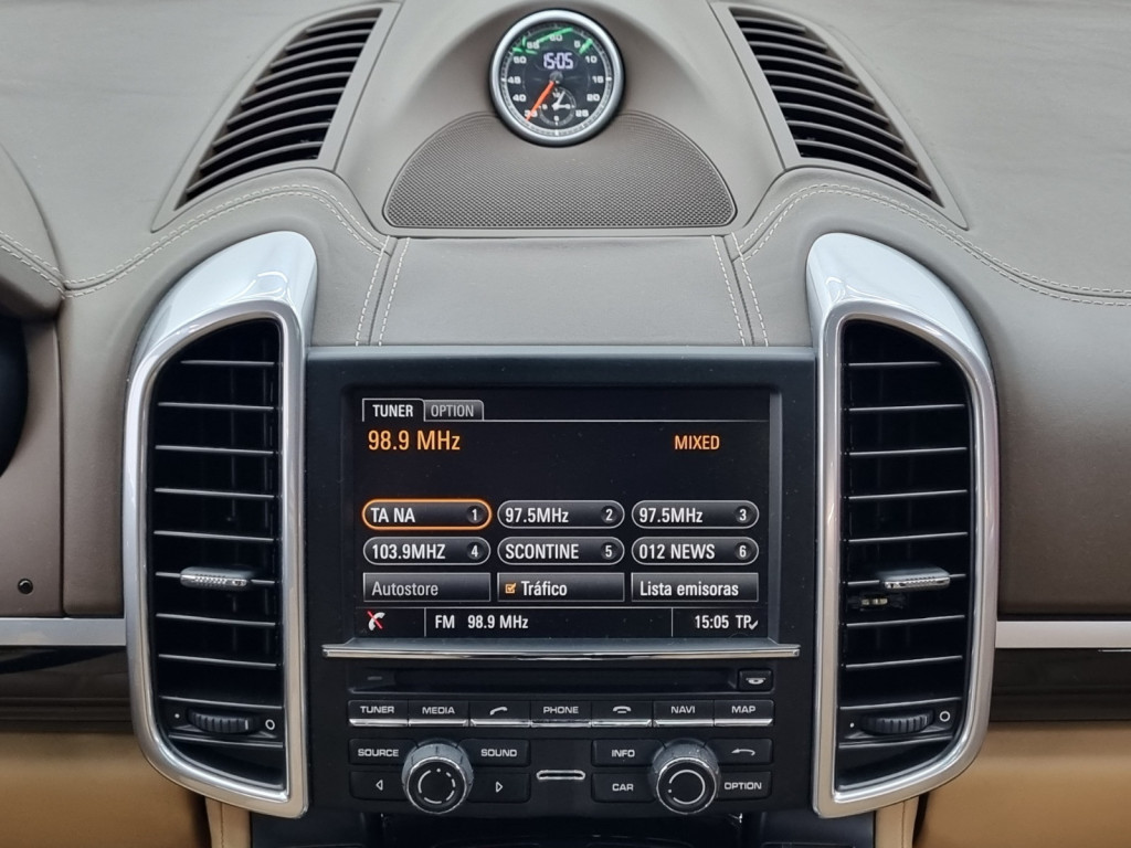 Imagem do veículo PORSCHE CAYENNE GTS 3.6 V6 4X4 GASOLINA AUTOMÁTICO - 2016 - PRETO