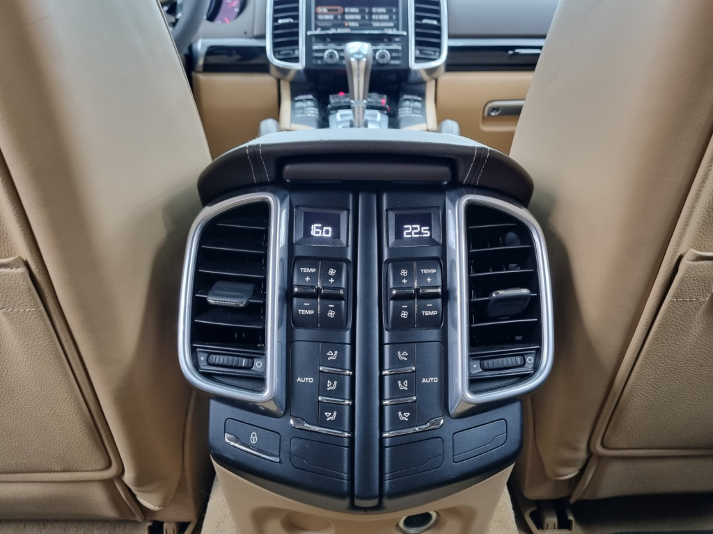 Imagem do veículo PORSCHE CAYENNE GTS 3.6 V6 4X4 GASOLINA AUTOMÁTICO - 2016 - PRETO