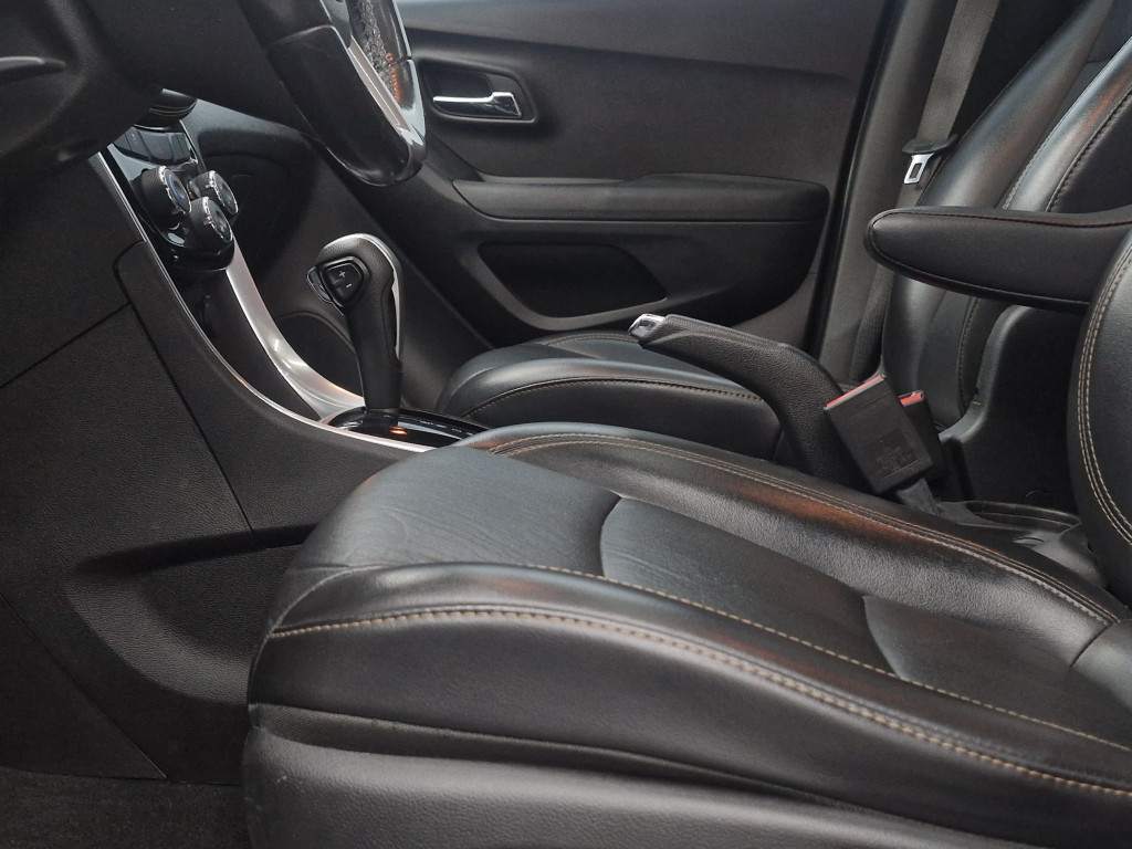 Imagem do veículo CHEVROLET TRACKER PREMIER 1.4 TURBO AUTOMÁTICO - 2019 - PRATA