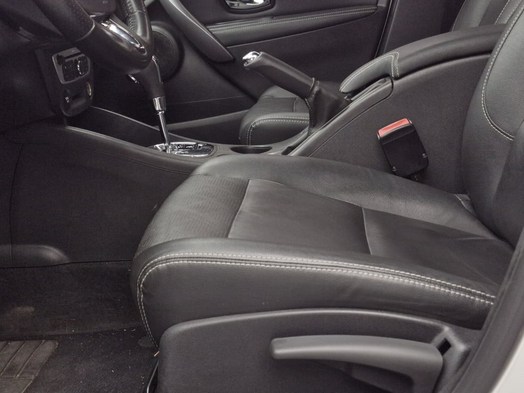Imagem do veículo RENAULT FLUENCE DYNAMIQUE PLUS 2.0 FLEX CVT - 2017 - PRATA