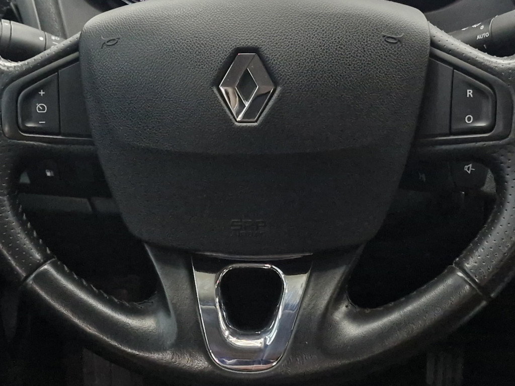 Imagem do veículo RENAULT FLUENCE DYNAMIQUE PLUS 2.0 FLEX CVT - 2017 - PRATA