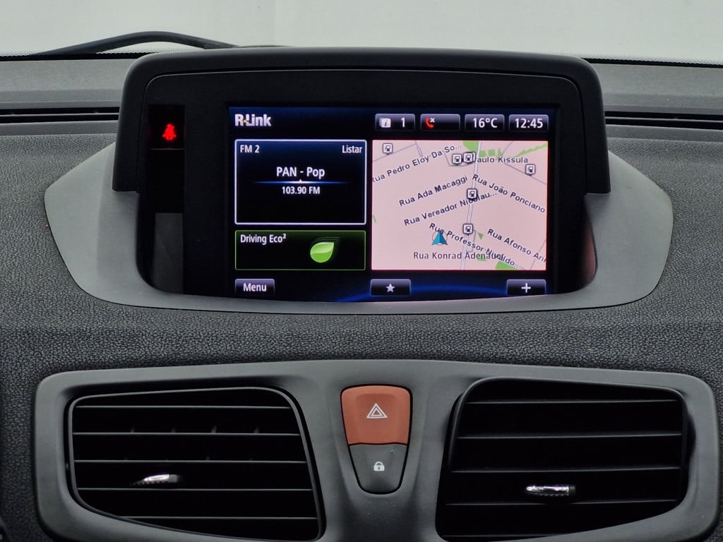Imagem do veículo RENAULT FLUENCE DYNAMIQUE PLUS 2.0 FLEX CVT - 2017 - PRATA