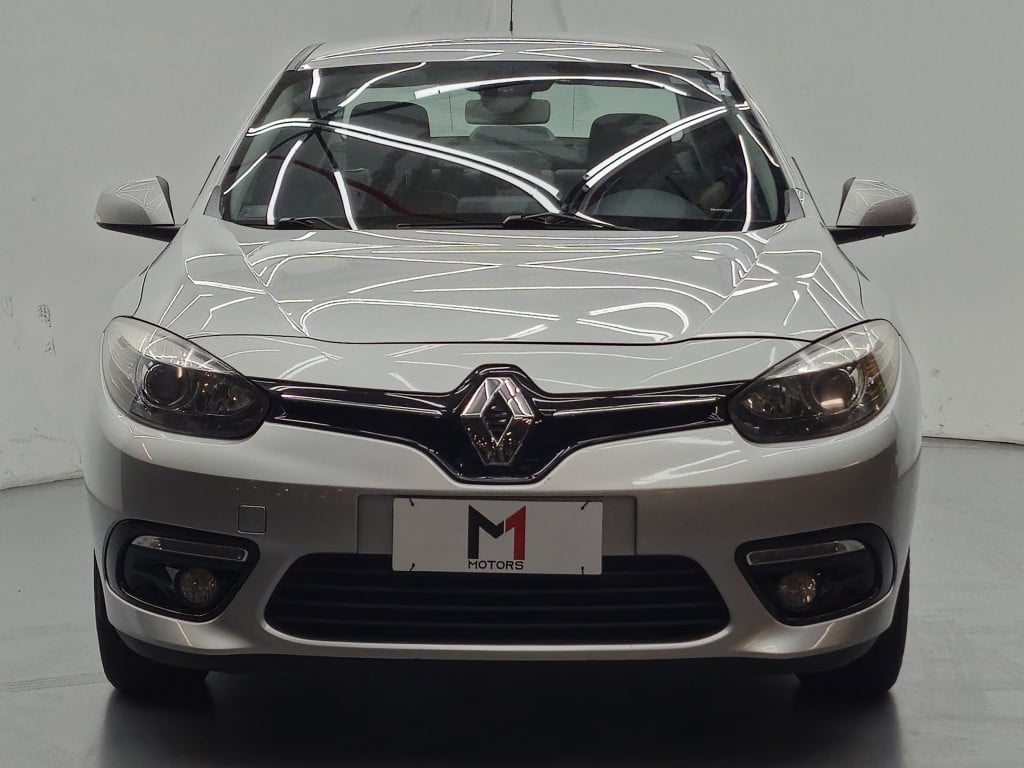 Imagem do veículo RENAULT FLUENCE DYNAMIQUE PLUS 2.0 FLEX CVT - 2017 - PRATA