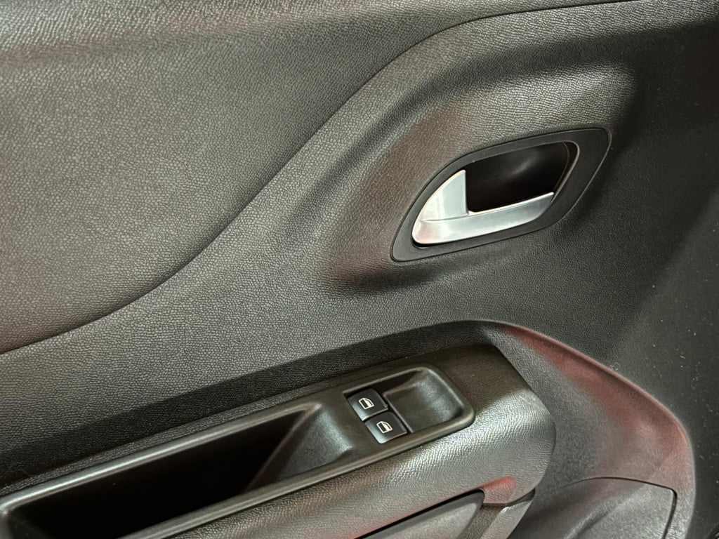 Imagem do veículo CITROËN BASALT FIRST EDITION 1.0 TURBO 200 FLEX  CVT - 2025 - BRANCO