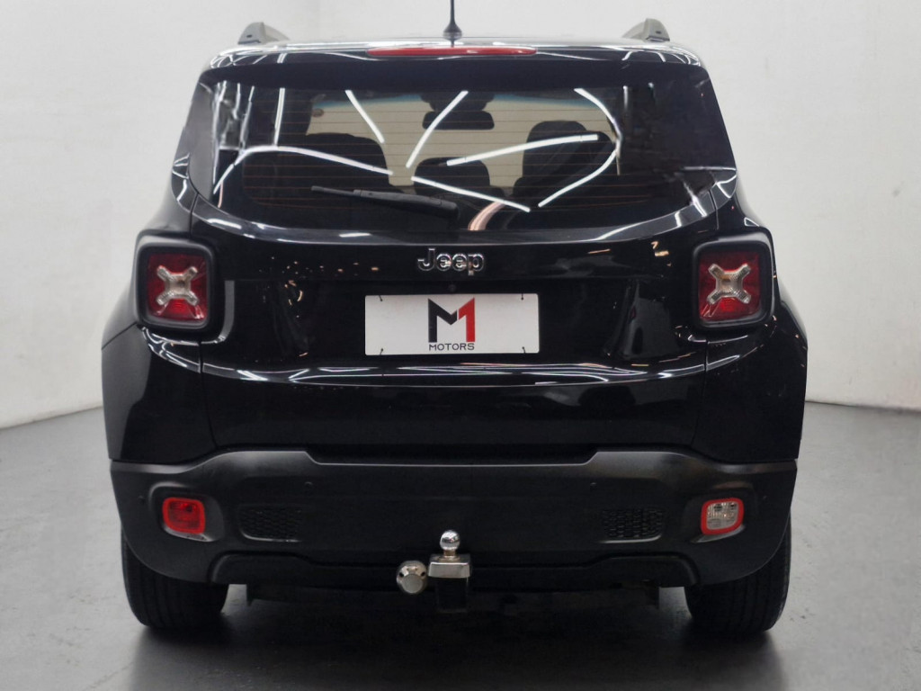Imagem do veículo JEEP RENEGADE 1.8 FLEX AUTOMÁTICO - 2018 - PRETA