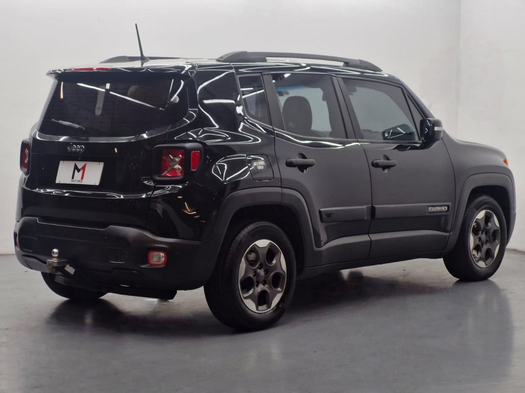Imagem do veículo JEEP RENEGADE 1.8 FLEX AUTOMÁTICO - 2018 - PRETA